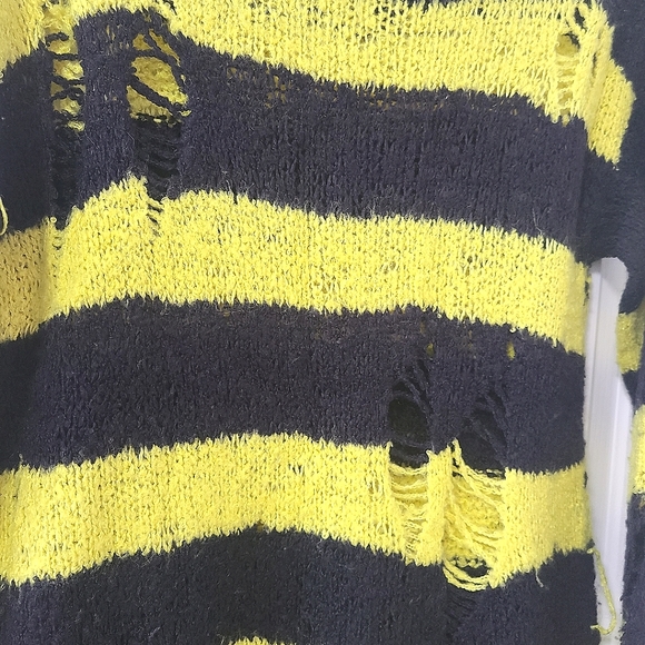 Knit sweater - Picture 3 of 4